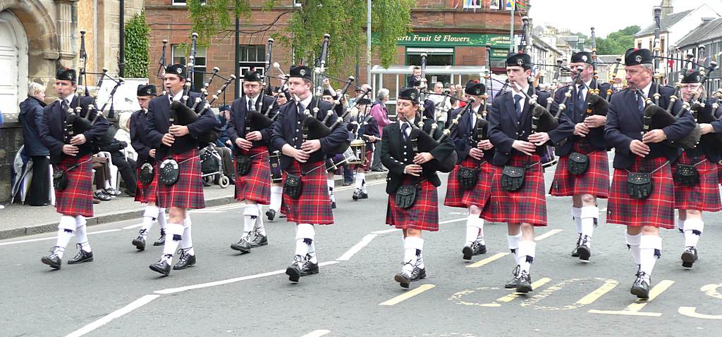 Coalburn IOR Pipe Band leading the Parade