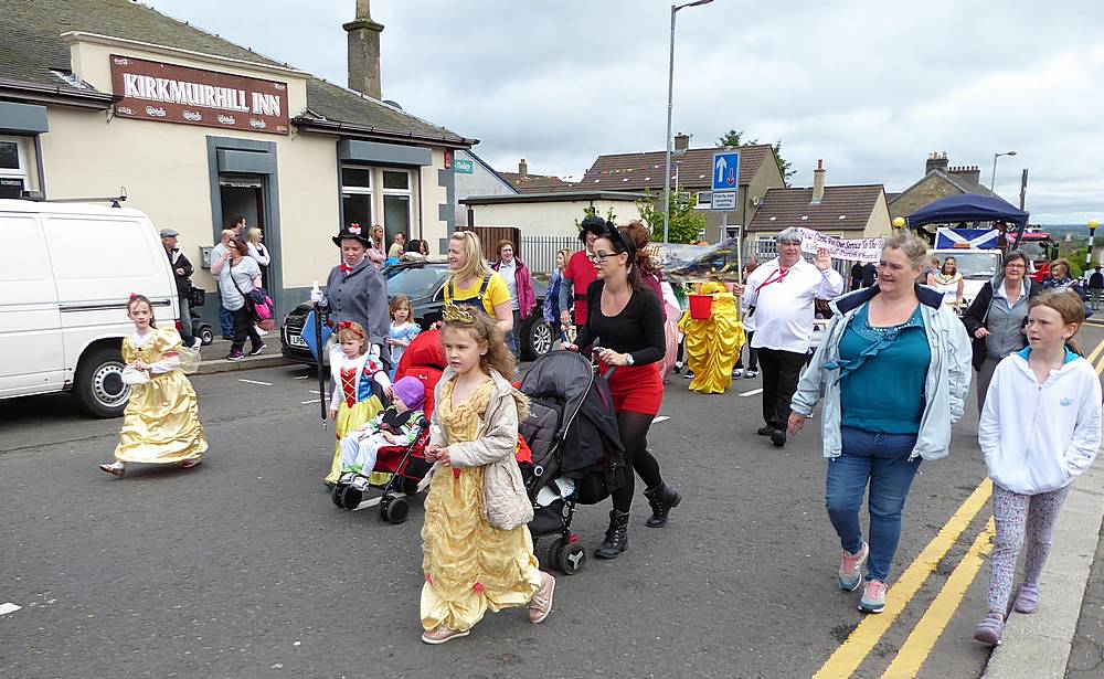 Procession in Thornton Road