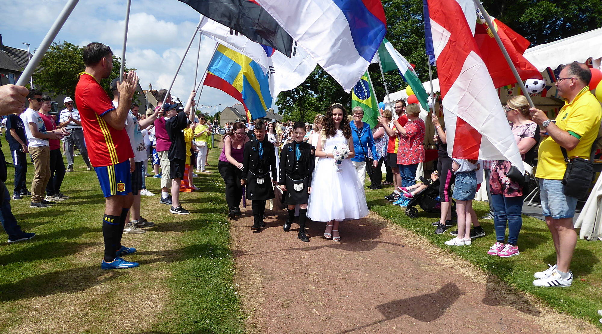 The Gala Queen and her Court en route to the Coronation 