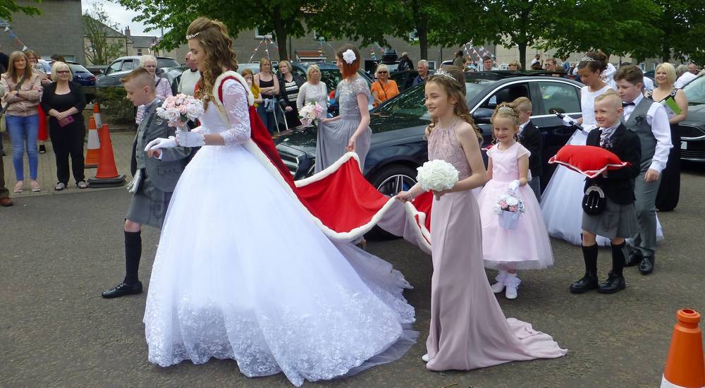 Procession to the crowning podium