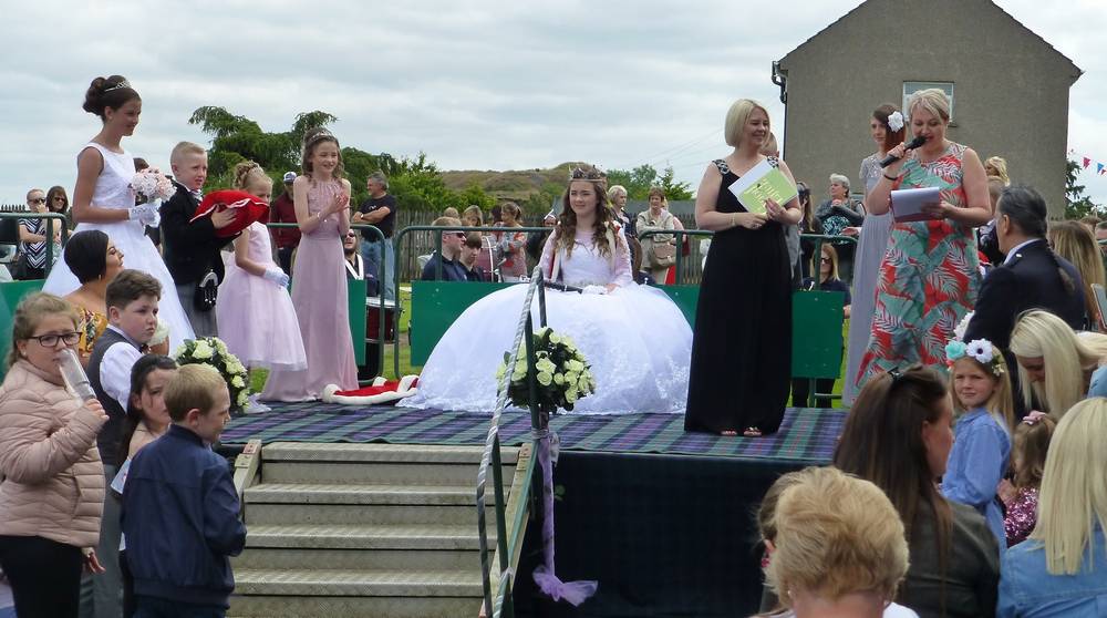 Procession to the crowning podium