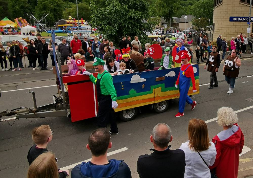 Car with balloons