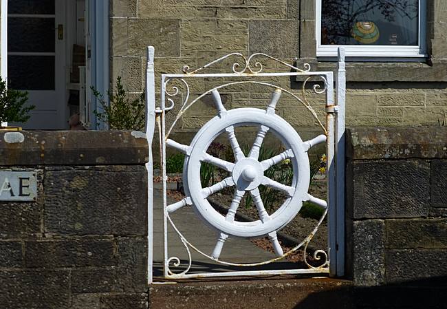 Gate in Brocketsbrae