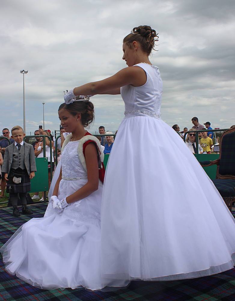 Crowning of Gala Queen Ellie