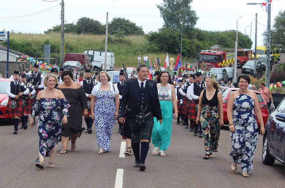 Organising Committee followed by Coalburn IOR Pipe Band