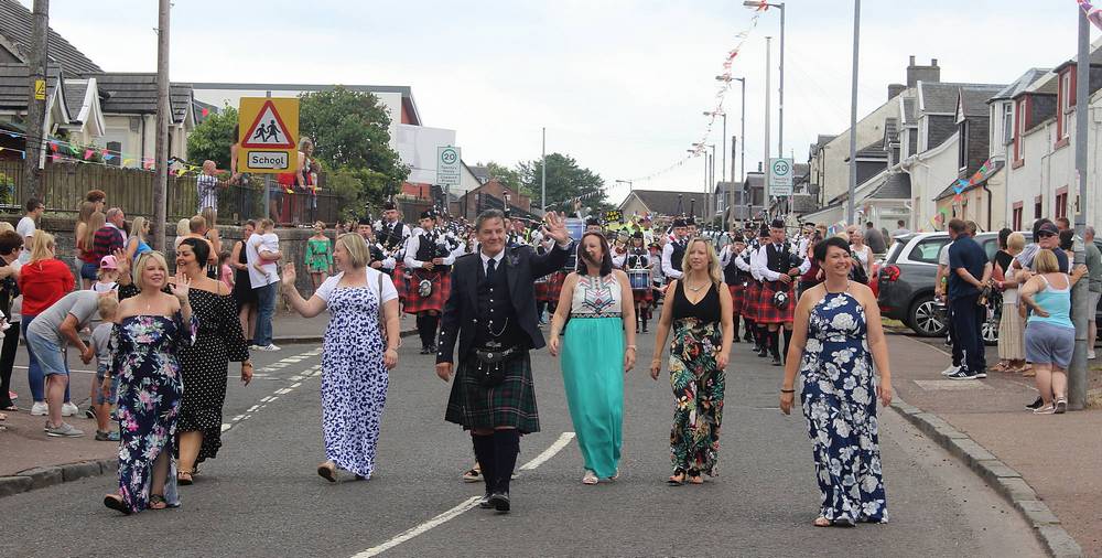 The Procession in Coalburn Road