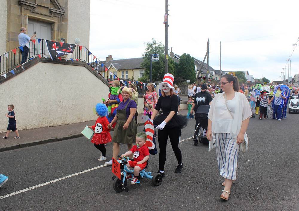 The Procession in Coalburn Road