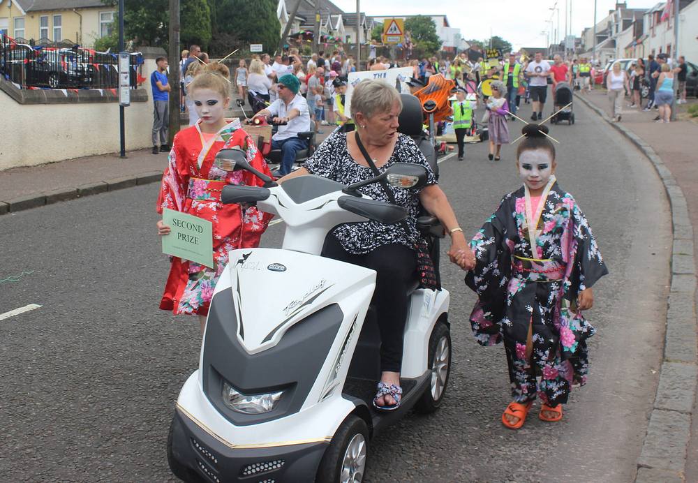 The Procession in Coalburn Road