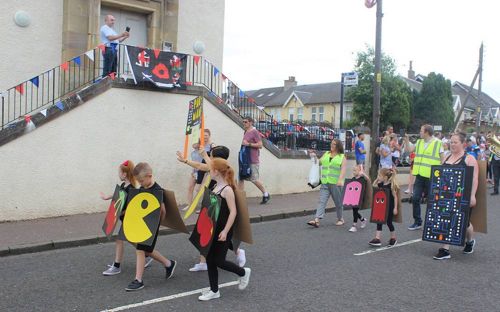 The Procession in Coalburn Road