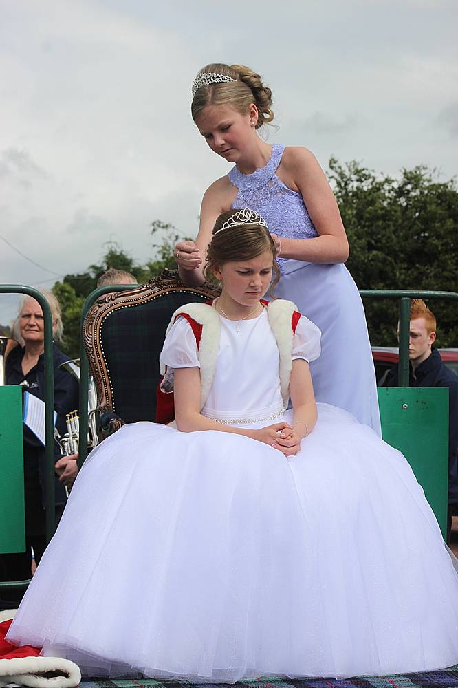 More of Crowning Ceremony