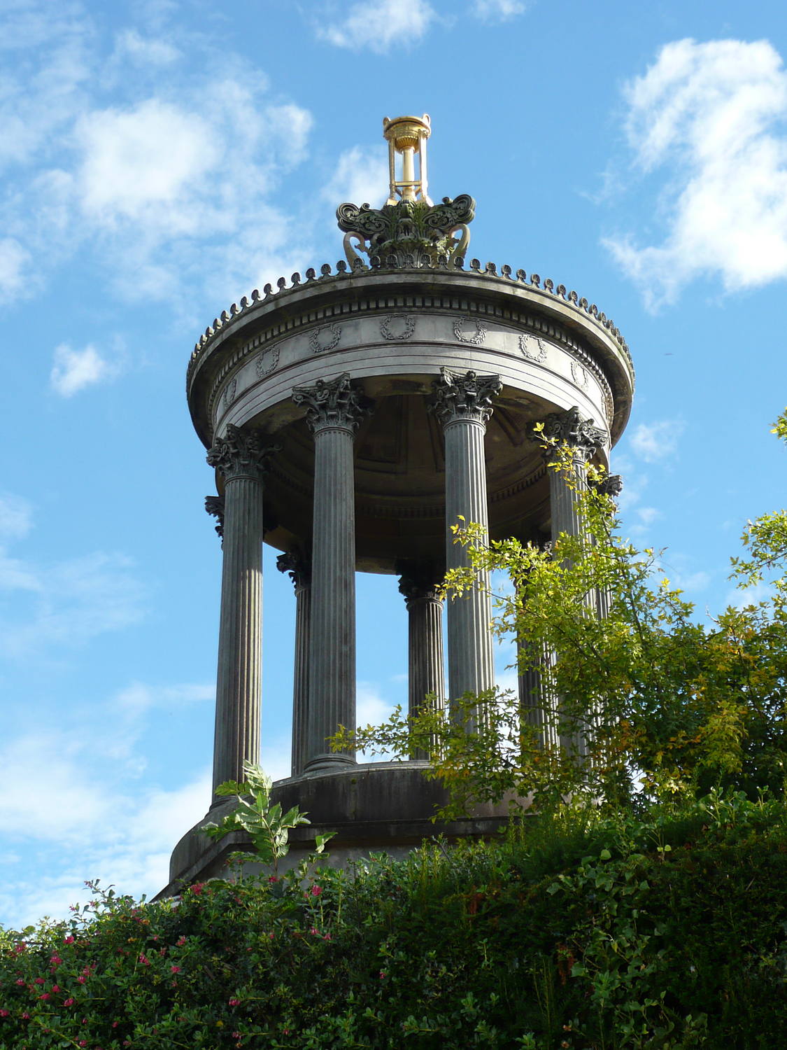 Burns Monument.