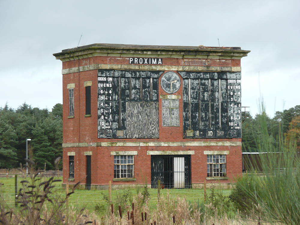 Tote Building