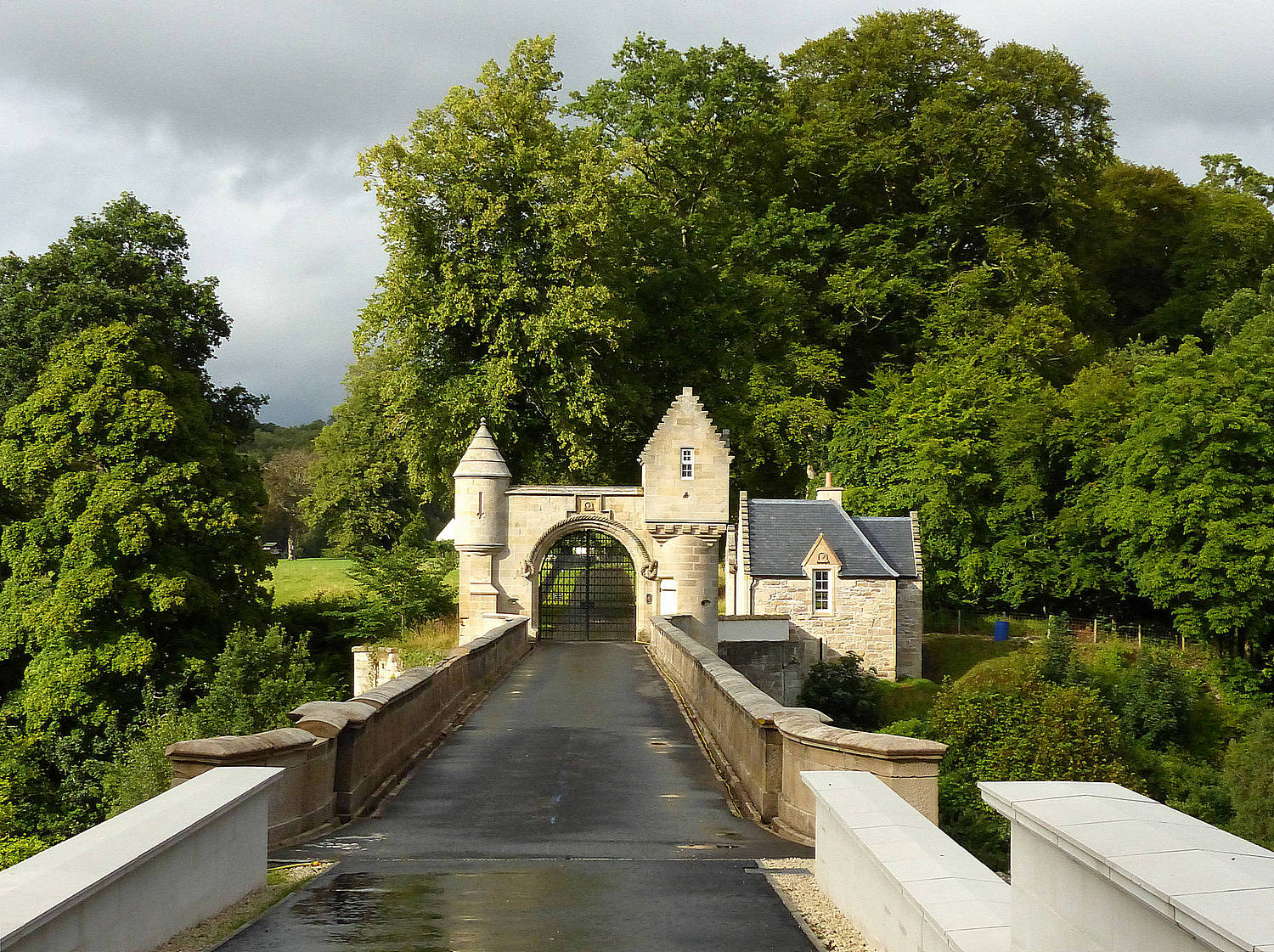 Bridge over Clyde to Milton-Lockhart estate