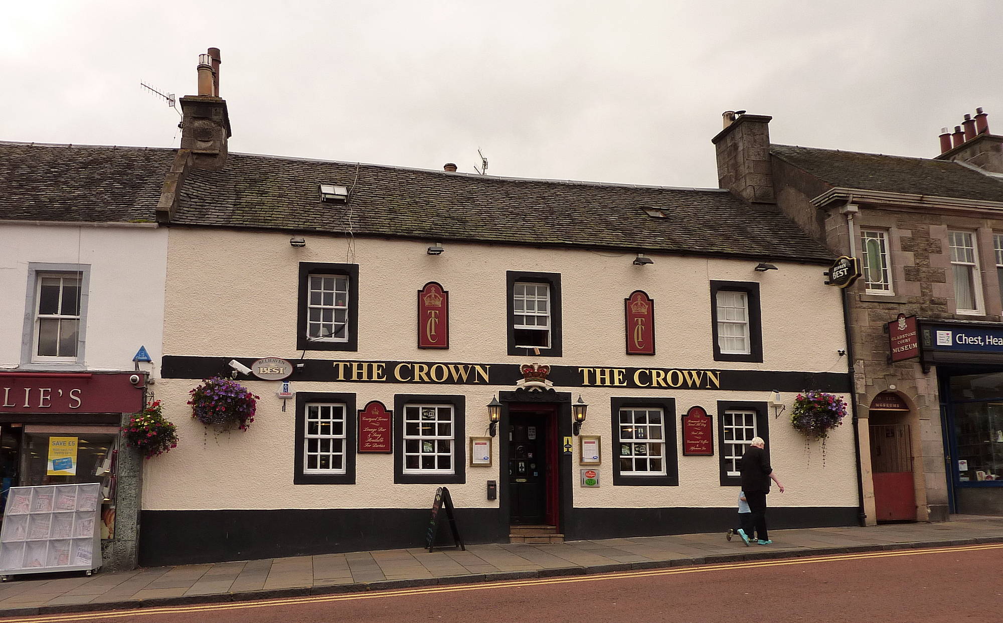 Crown Inn, Biggar