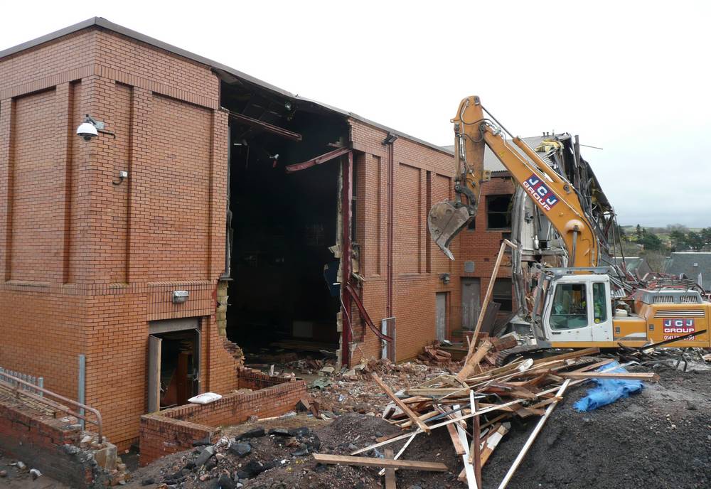 Demolition of the newer part of the old schoolv