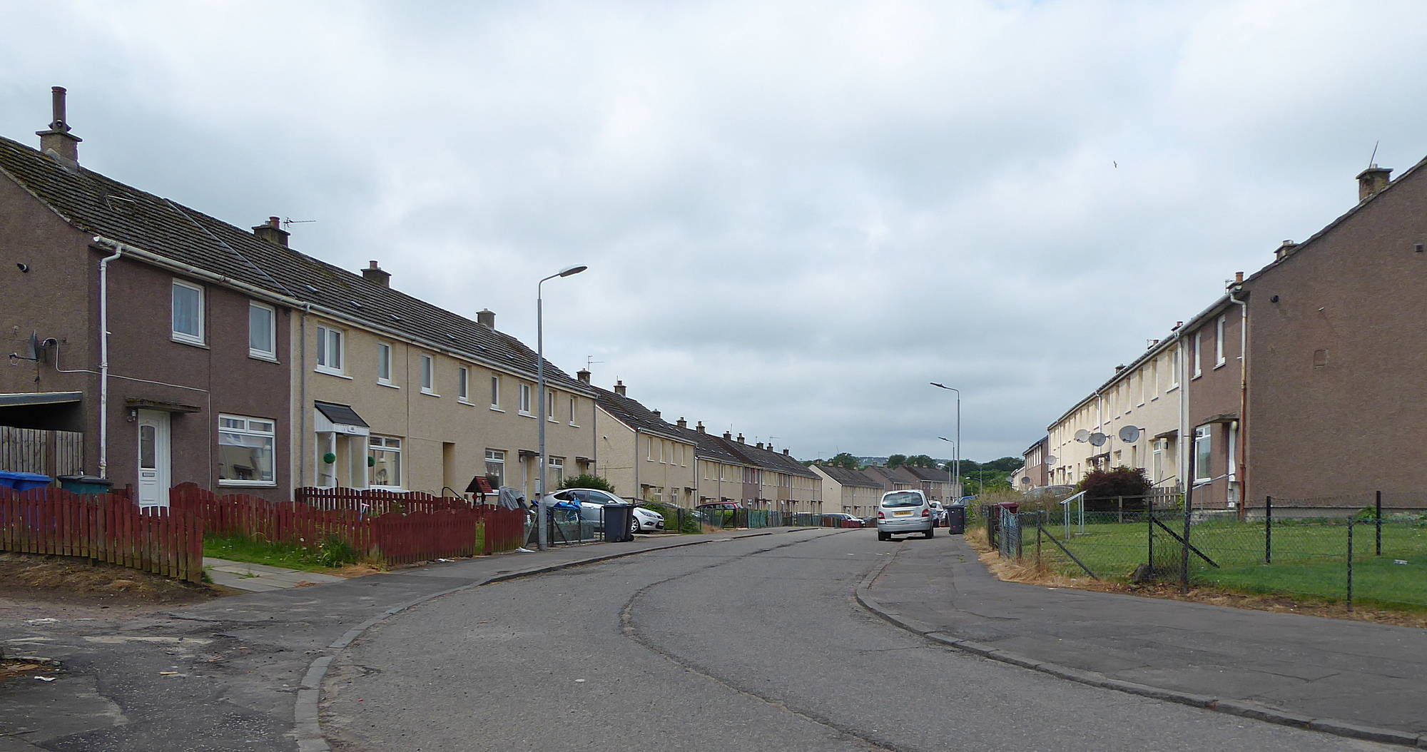 Looking back along the linear part of Kelso Avenue