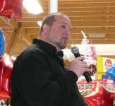 Stephen Hunter singing in Tesco Lesmahagow