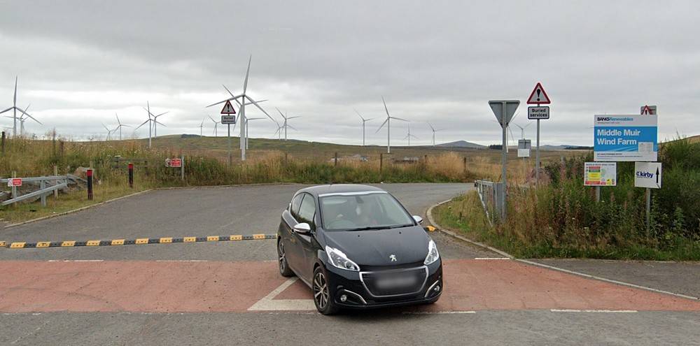 Entrance to Middle Muir Windfarm